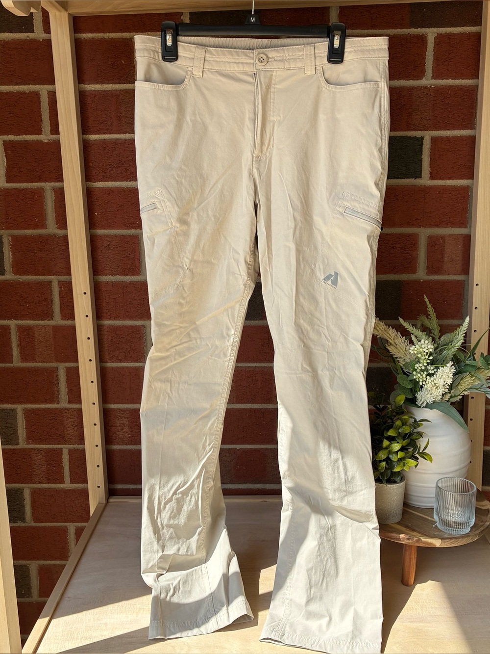 Eddie Bauer First Ascent Guide
Cargo Pants Women's T1O Khaki Tan
Hiking Stretch